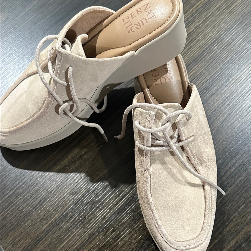 Naturalizer Light Beige Suede Lace-Up Platform Mules